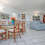 Blue - By And Service Appartement *